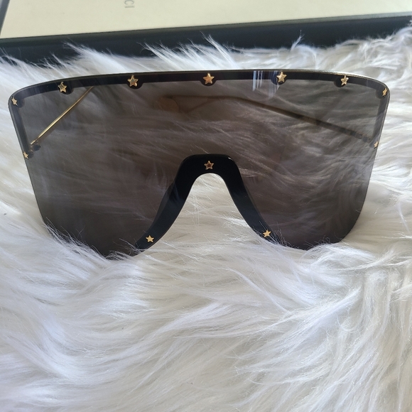 Gucci Rimless Shield Sunglasses w/ Star Studs - Picture 13 of 14